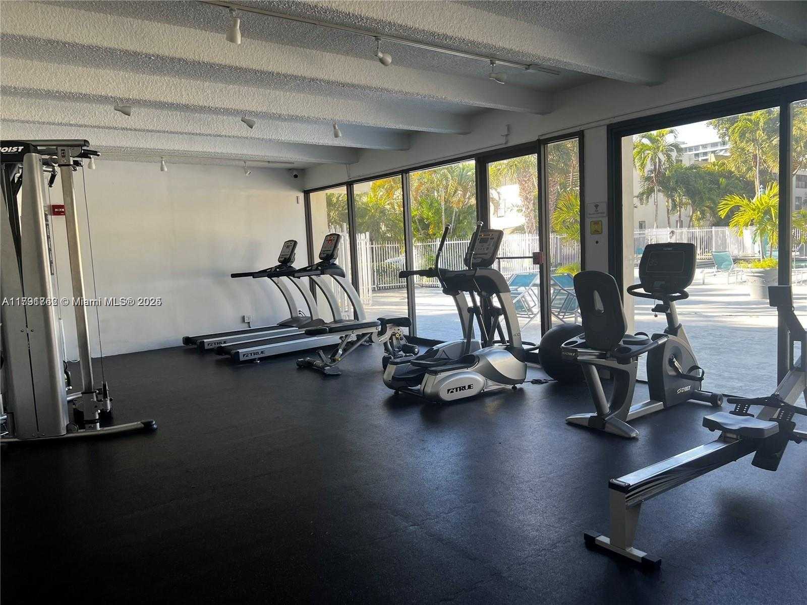 Small Image of 20200 E Country Club Dr, Aventura, FL 33180, USA Number 21
