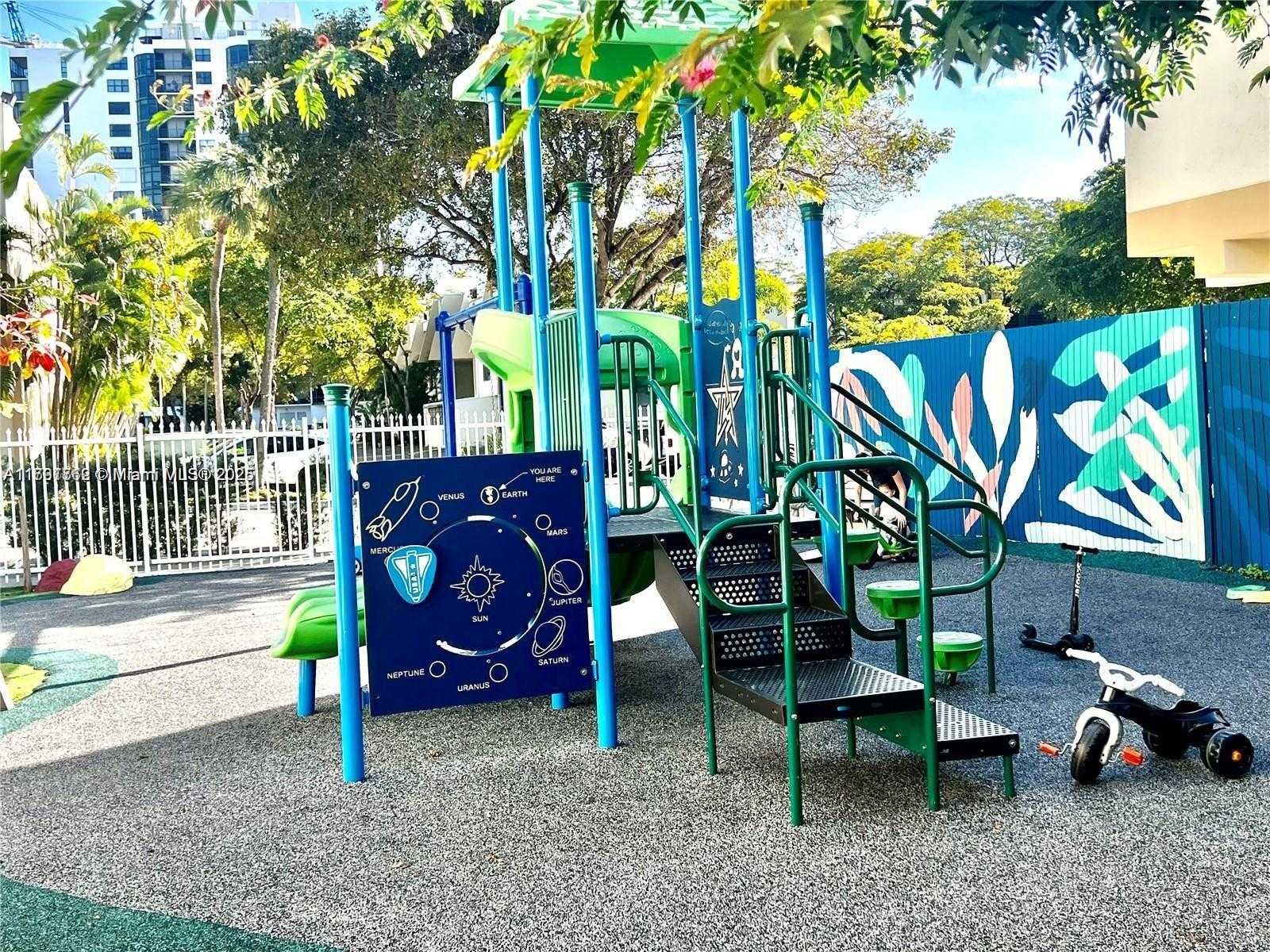 Small Image of 20200 E Country Club Dr, Aventura, FL 33180, USA Number 23