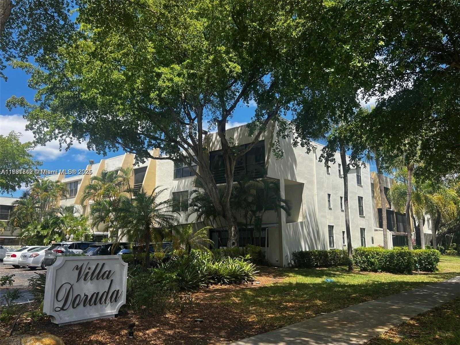 Small Image of 20200 E Country Club Dr, Aventura, FL 33180, USA Number 25