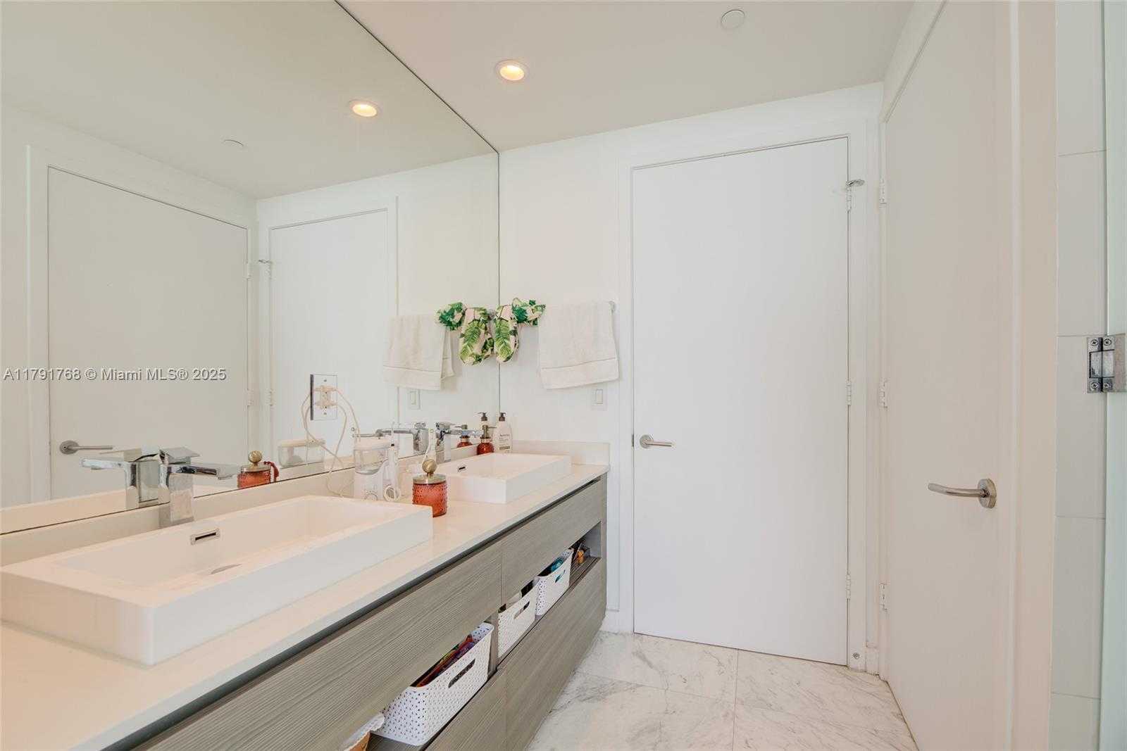 Small Image of 460 NORTH EAST 28TH ST #3606, Miami Number 19
