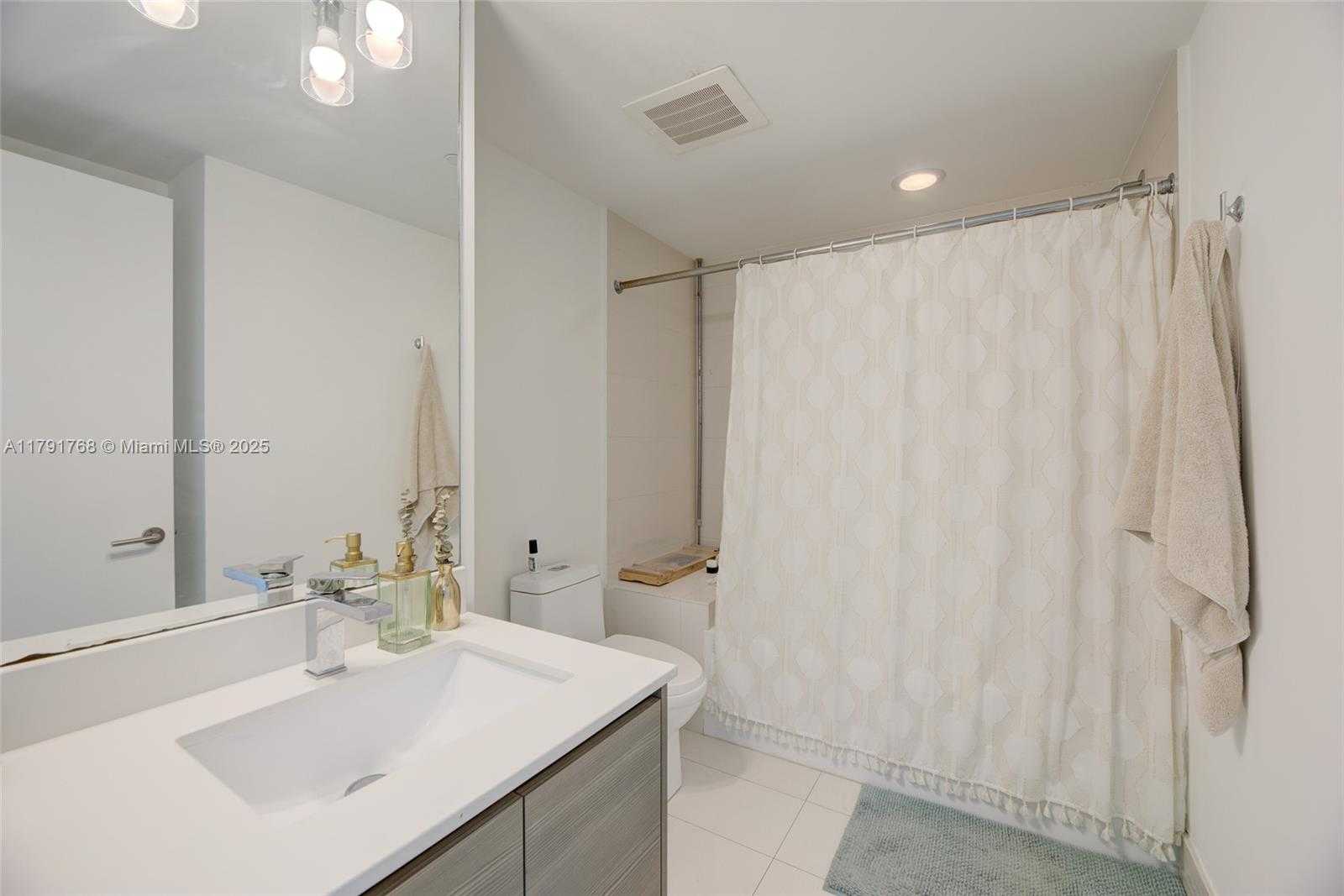 Small Image of 460 NORTH EAST 28TH ST #3606, Miami Number 23