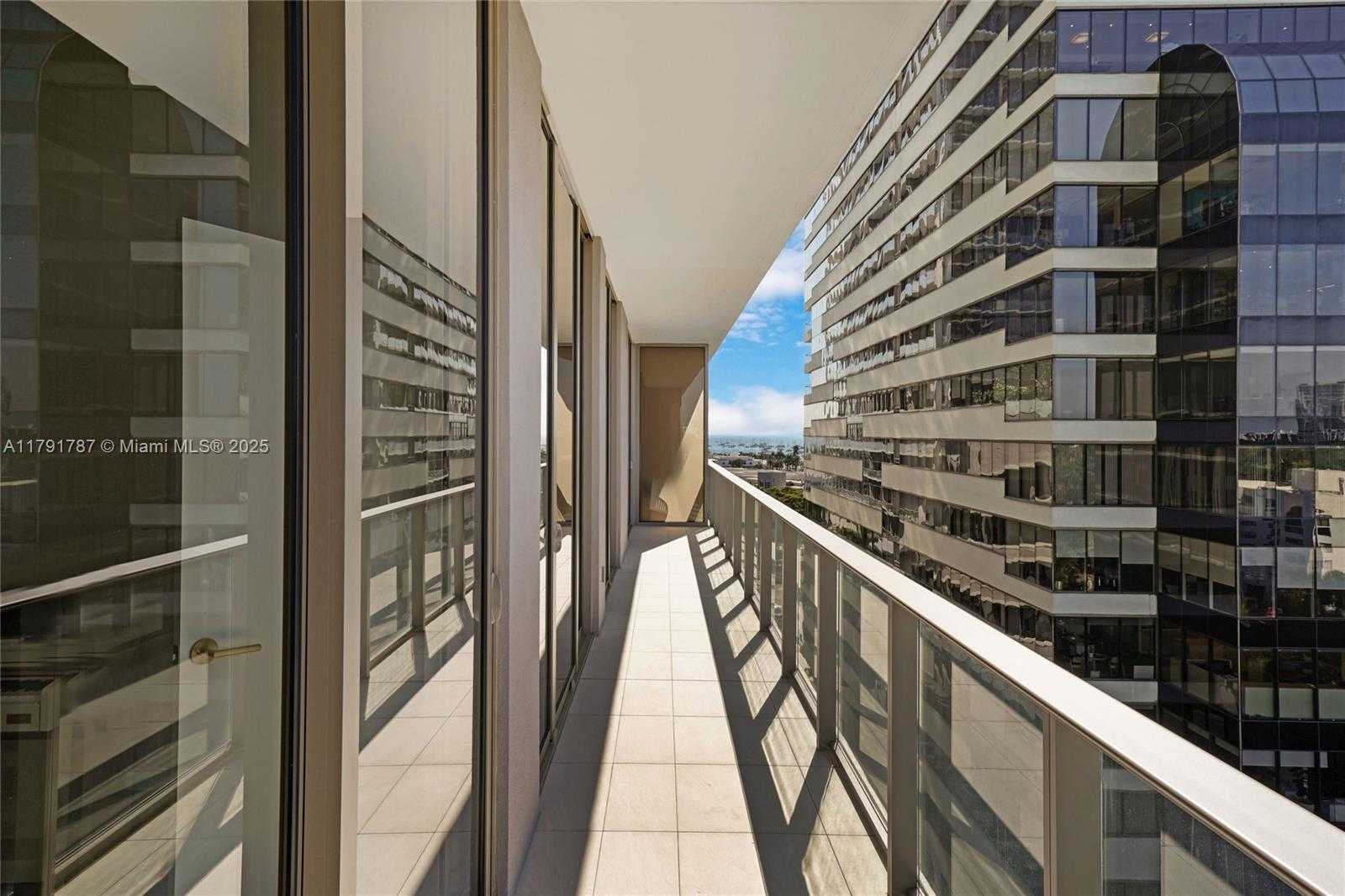 Small Image of 2655 SOUTH BAYSHORE DR #706, Miami Number 31