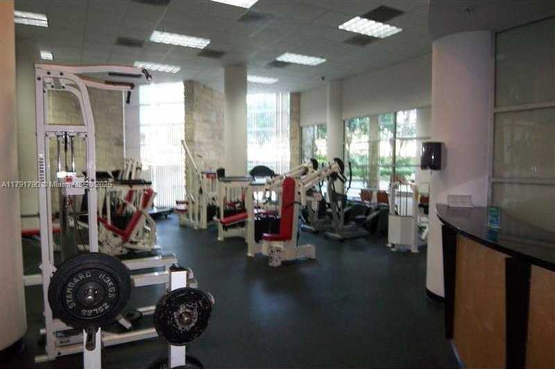 Small Image of 5161 COLLINS AVE #506, Miami Beach Number 13