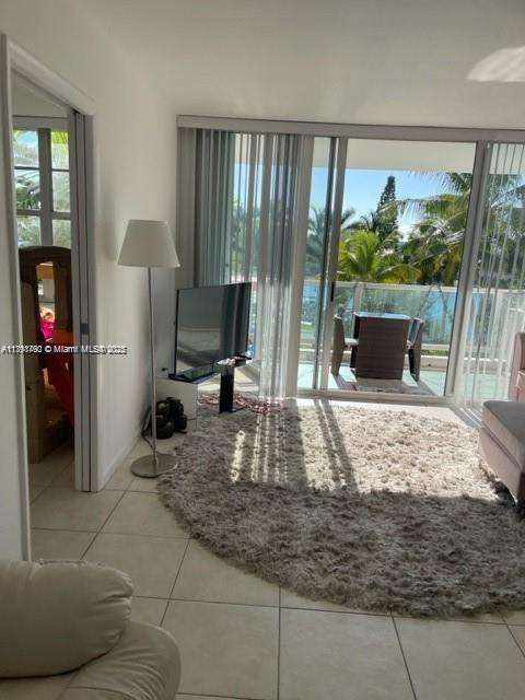Small Image of 5161 COLLINS AVE #506, Miami Beach Number 2
