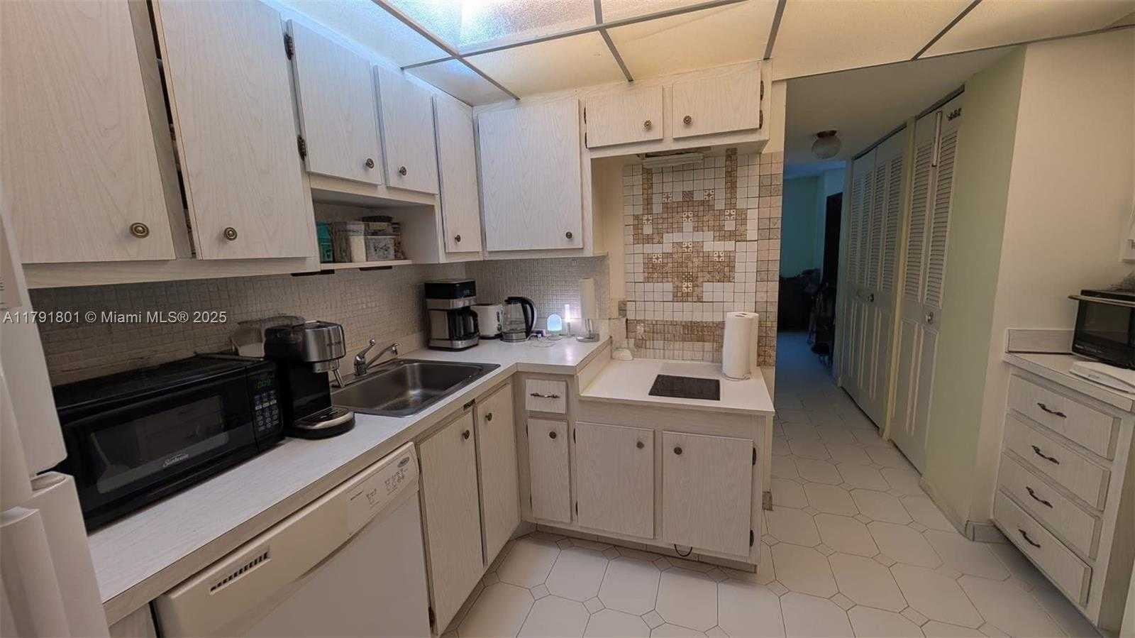 Small Image of 251 174TH ST #911, Sunny Isles Beach Number 17