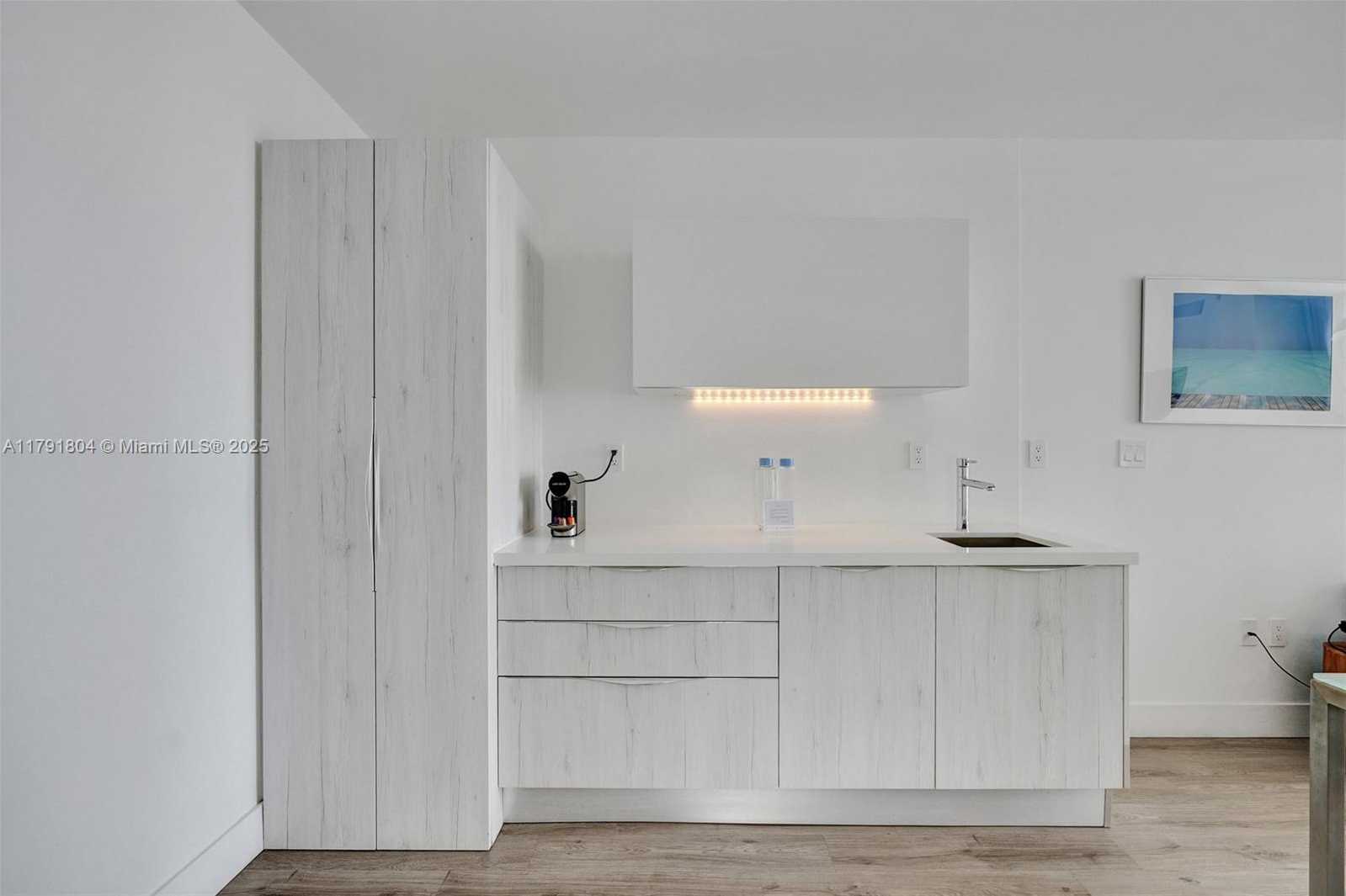 Small Image of 6080 COLLINS AVE #520, Miami Beach Number 10