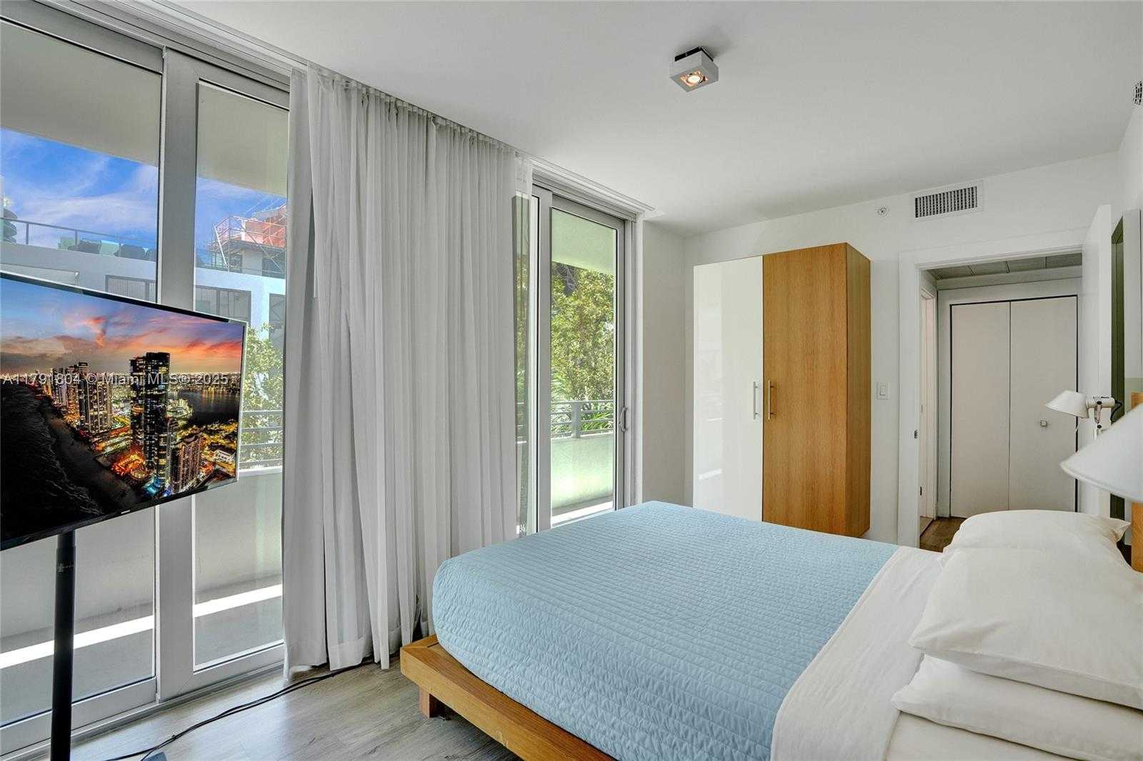 Small Image of 6080 COLLINS AVE #520, Miami Beach Number 14