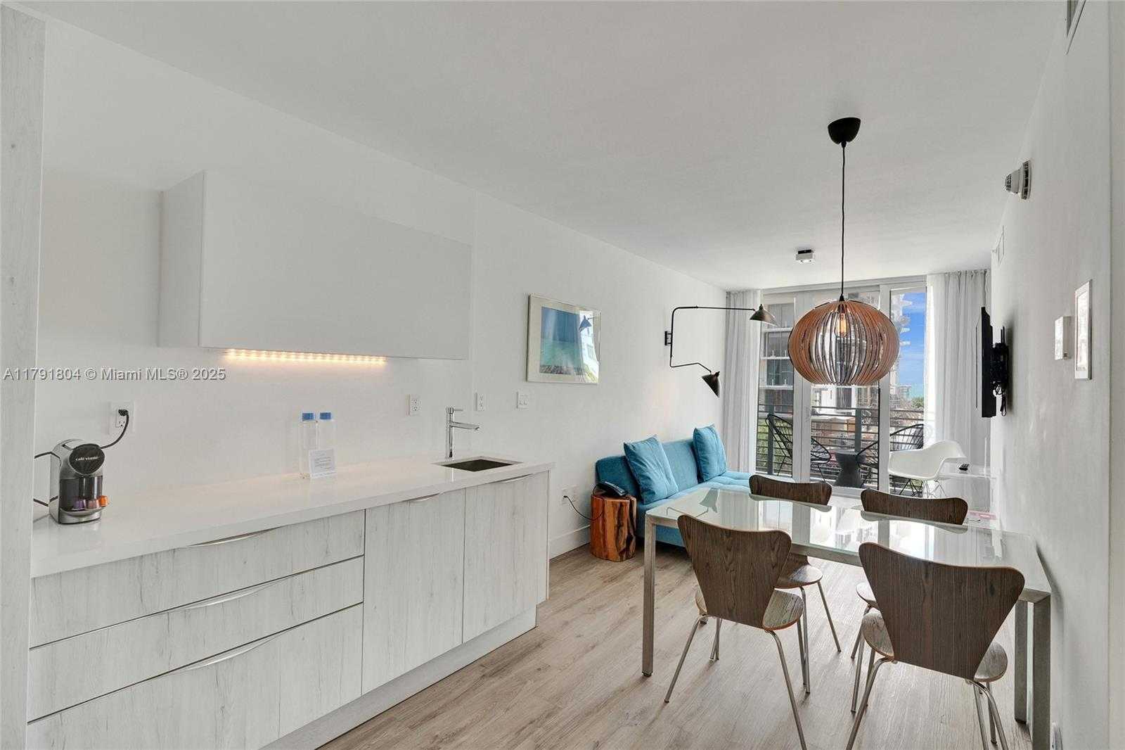 Small Image of 6080 COLLINS AVE #520, Miami Beach Number 2