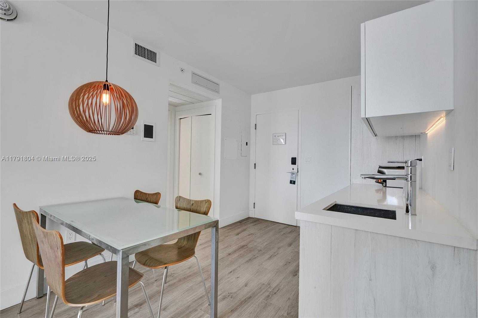 Small Image of 6080 COLLINS AVE #520, Miami Beach Number 8