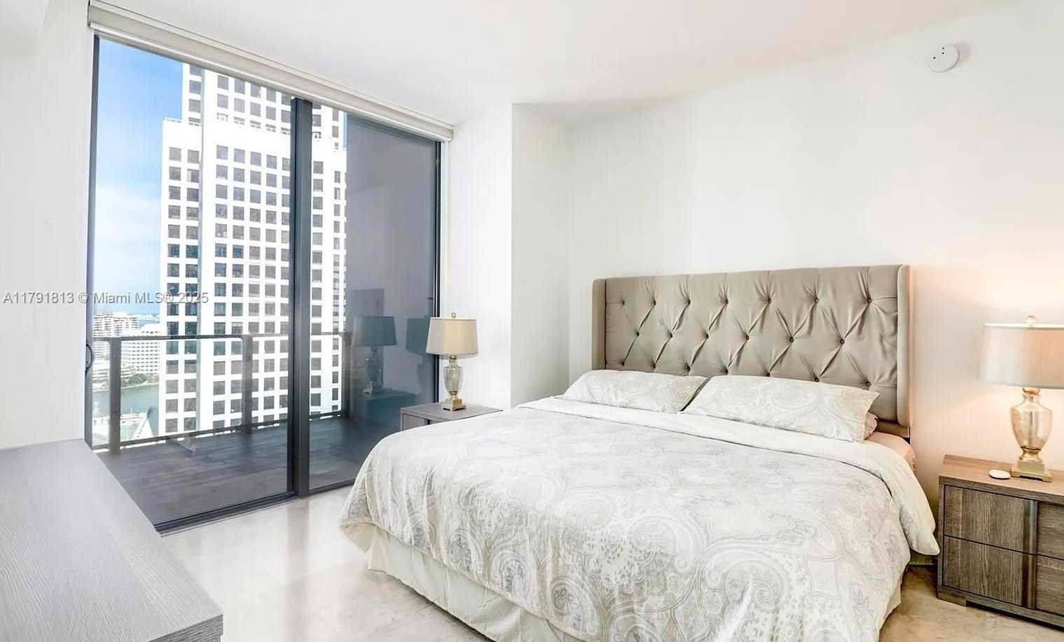 Small Image of 68 SOUTH EAST 6TH ST #1807, Miami Number 14