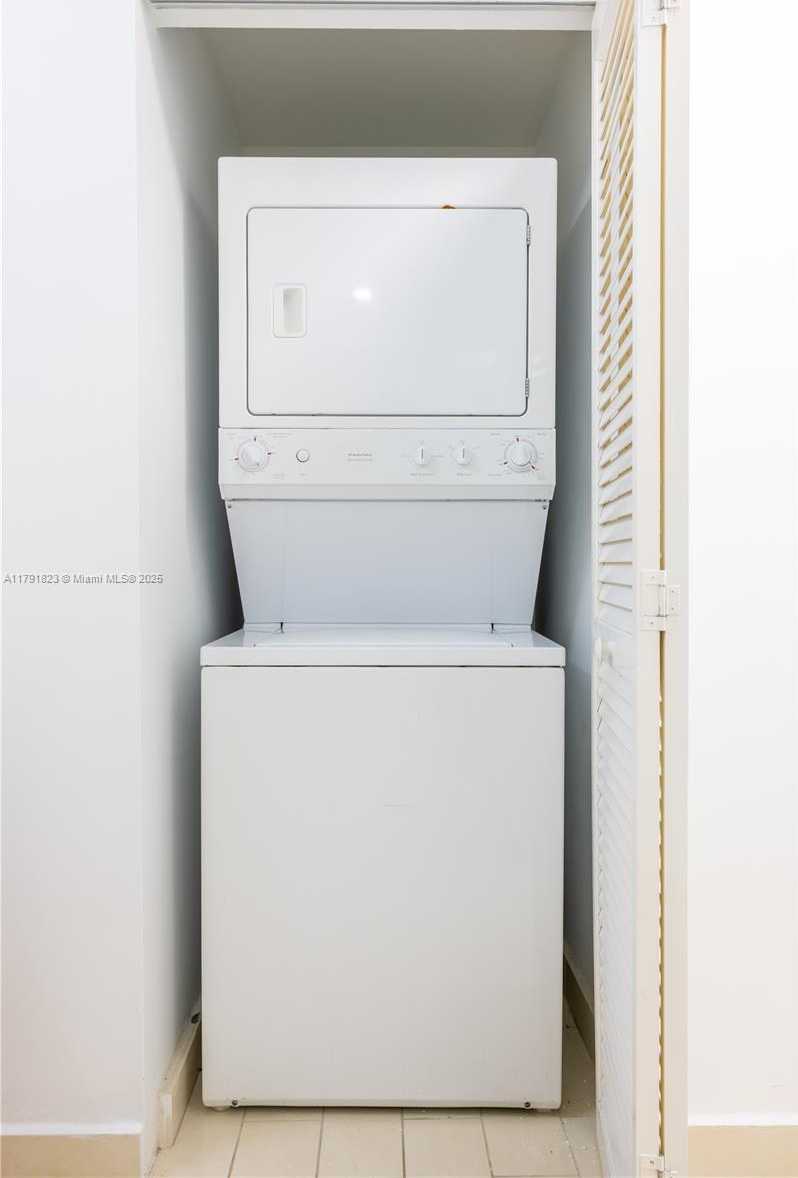 Small Image of 79 SOUTH WEST 12TH ST #1403-S, Miami Number 19