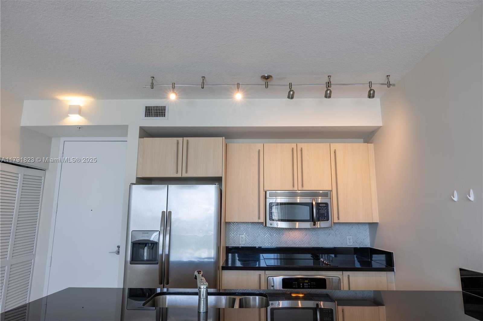 Small Image of 79 SOUTH WEST 12TH ST #1403-S, Miami Number 4