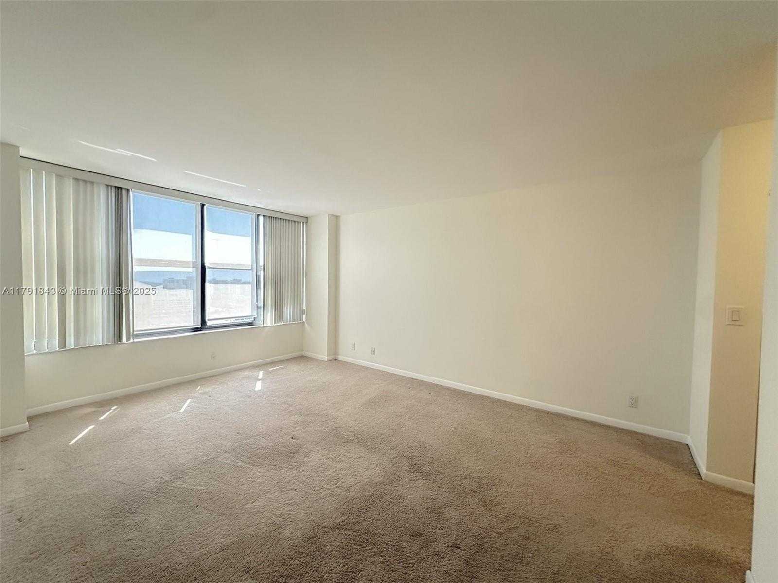 Small Image of 2500 PARKVIEW DR #2004, Hallandale Beach Number 17