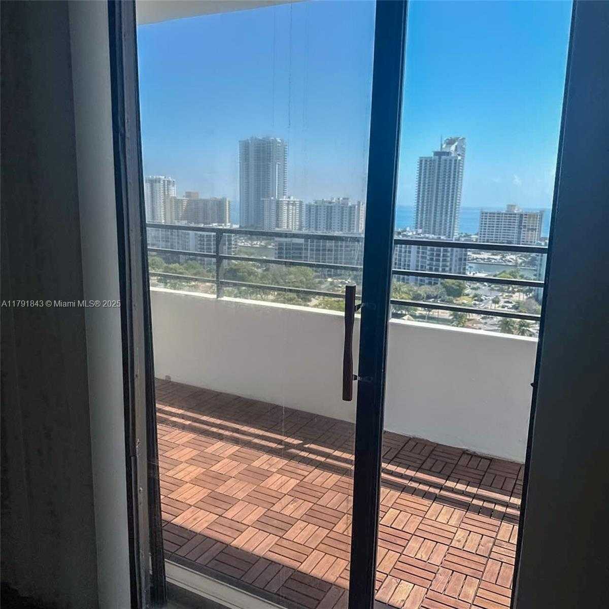 Small Image of 2500 PARKVIEW DR #2004, Hallandale Beach Number 21