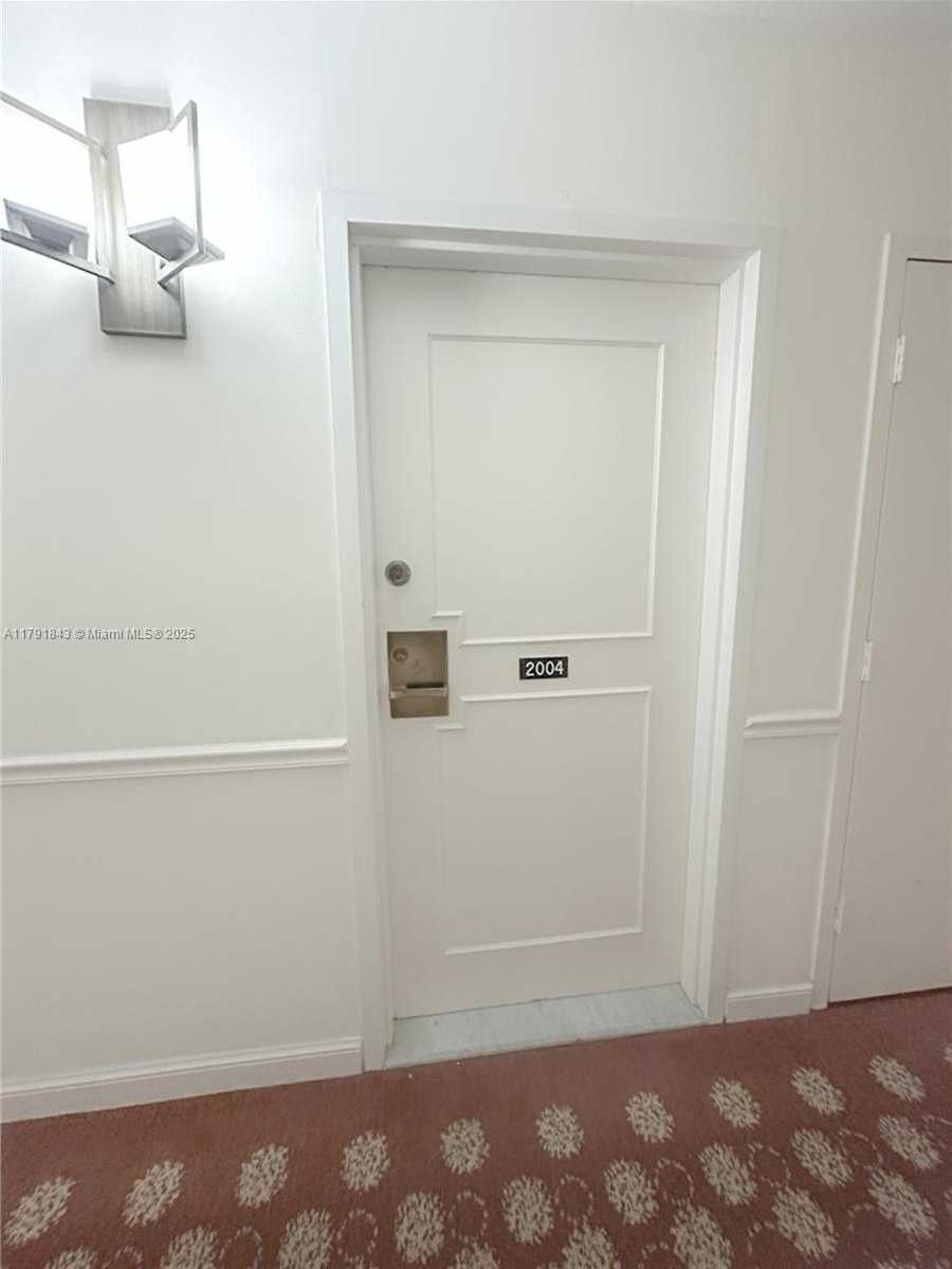 Small Image of 2500 PARKVIEW DR #2004, Hallandale Beach Number 4