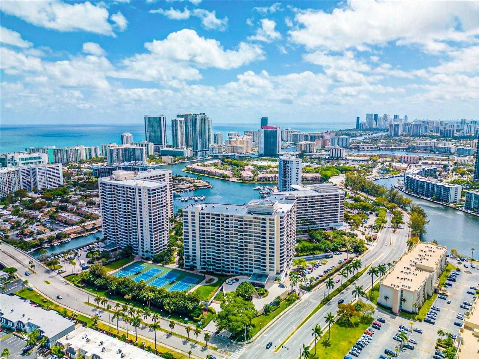 Small Image of 2500 PARKVIEW DR #2004, Hallandale Beach Number 5
