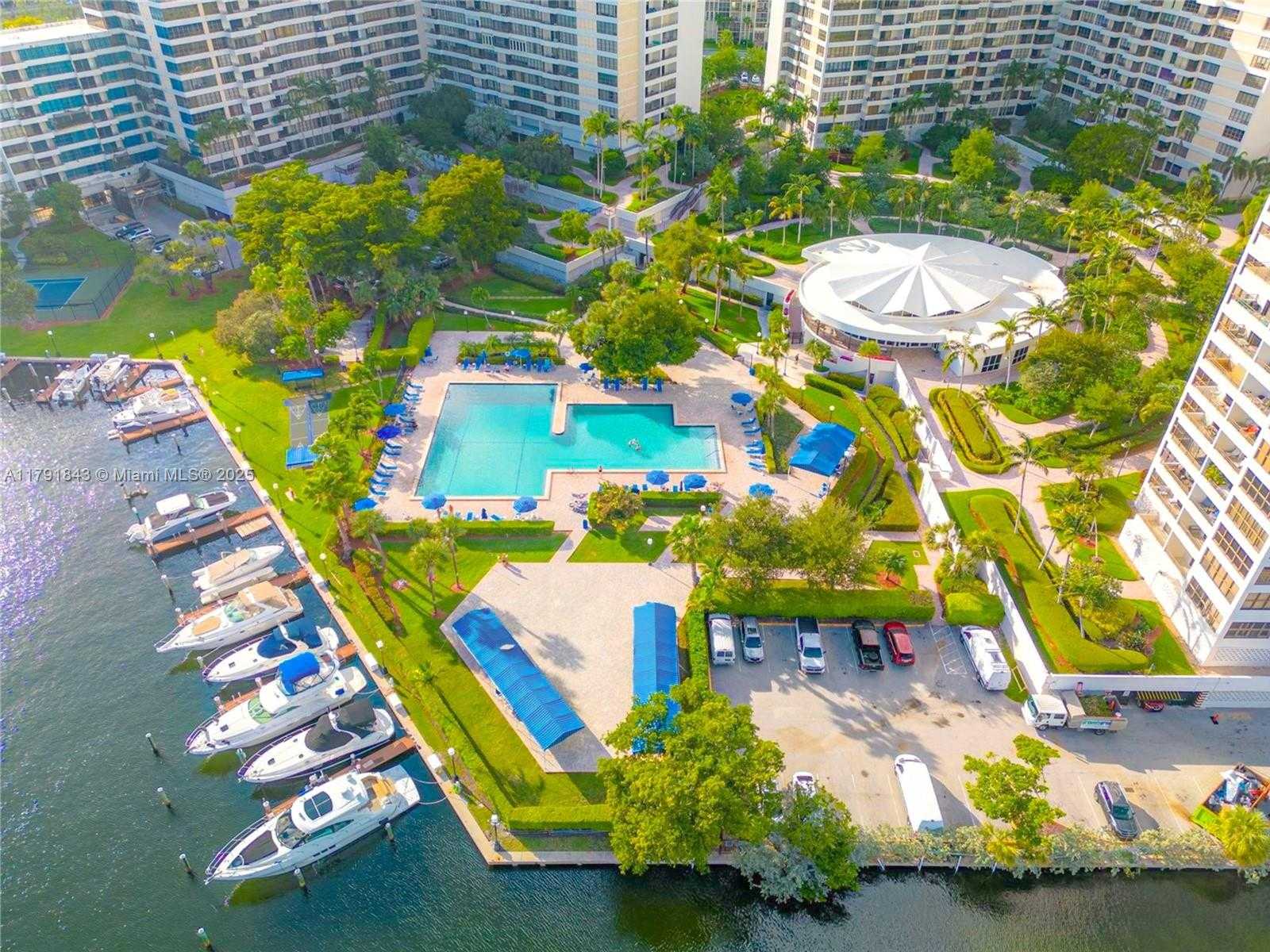 Small Image of 2500 PARKVIEW DR #2004, Hallandale Beach Number 8