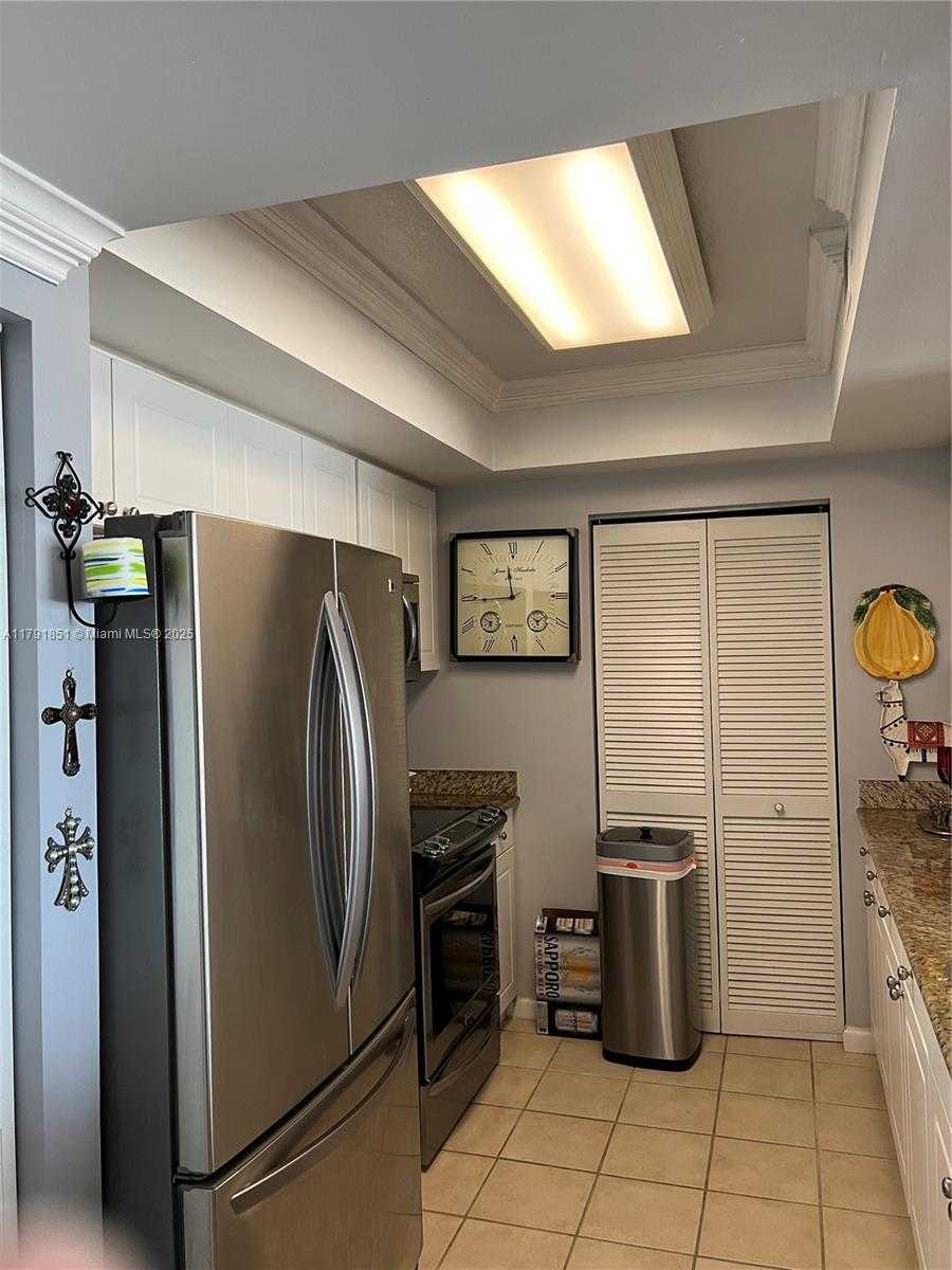 Small Image of 19501 WEST COUNTRY CLUB DR #1112, Aventura Number 14