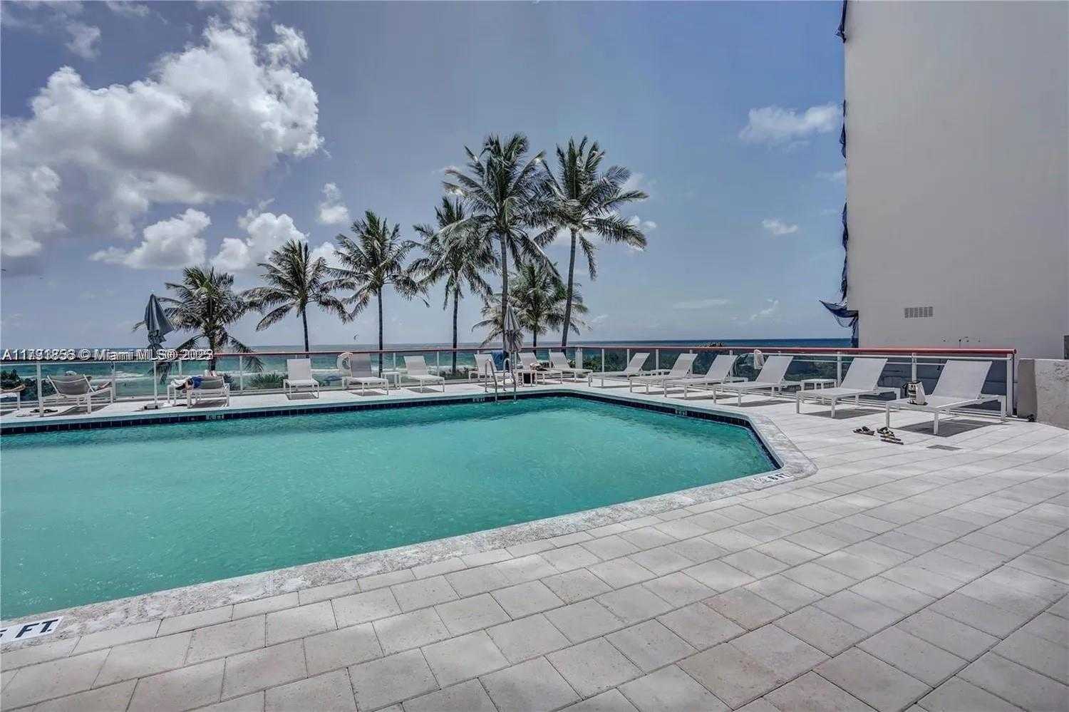Small Image of 6767 COLLINS #901, Miami Beach Number 12