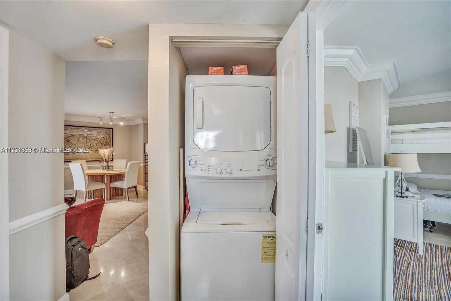 Small Image of 6767 COLLINS #901, Miami Beach Number 7