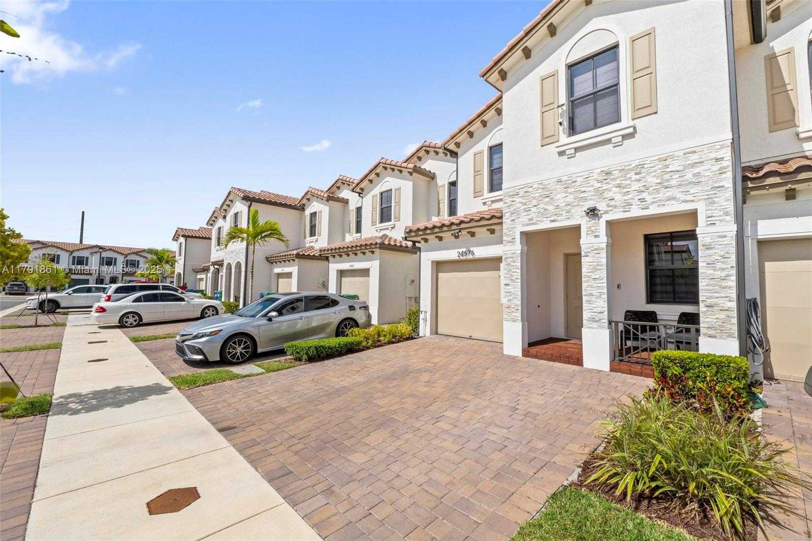 Small Image of 24676 SOUTH WEST 119TH CT, Homestead Number 3