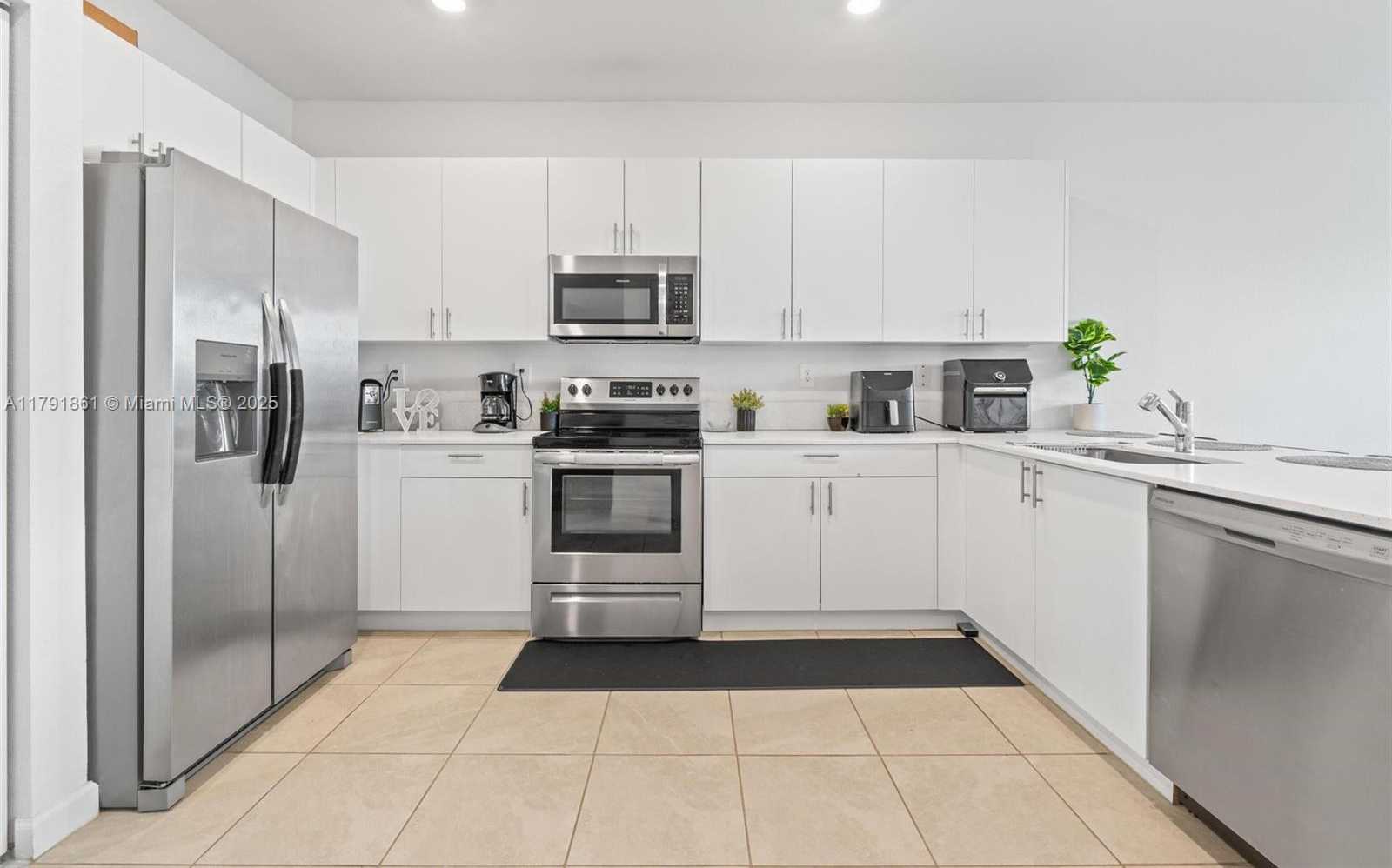 Small Image of 24676 SOUTH WEST 119TH CT, Homestead Number 8