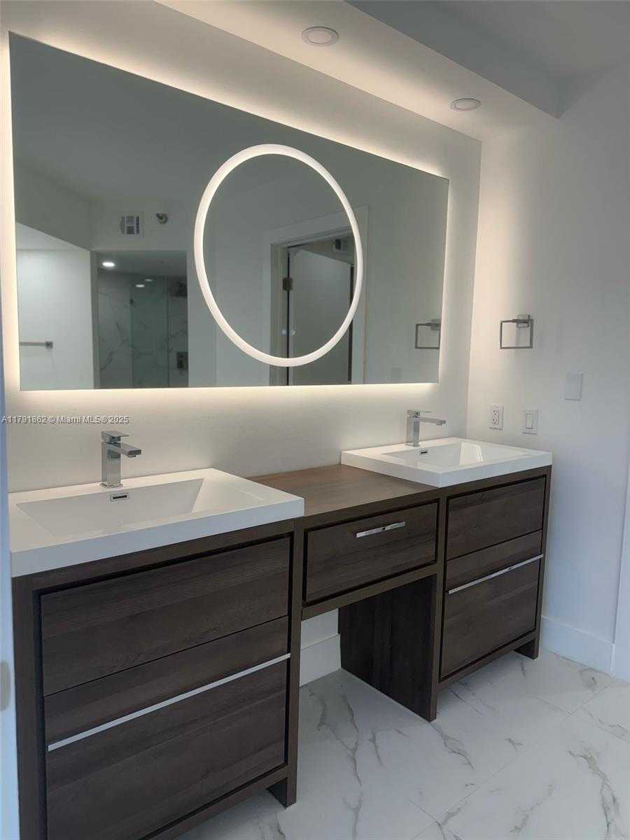 Small Image of 19101 NORTH EAST 36TH CT #206, Aventura Number 3