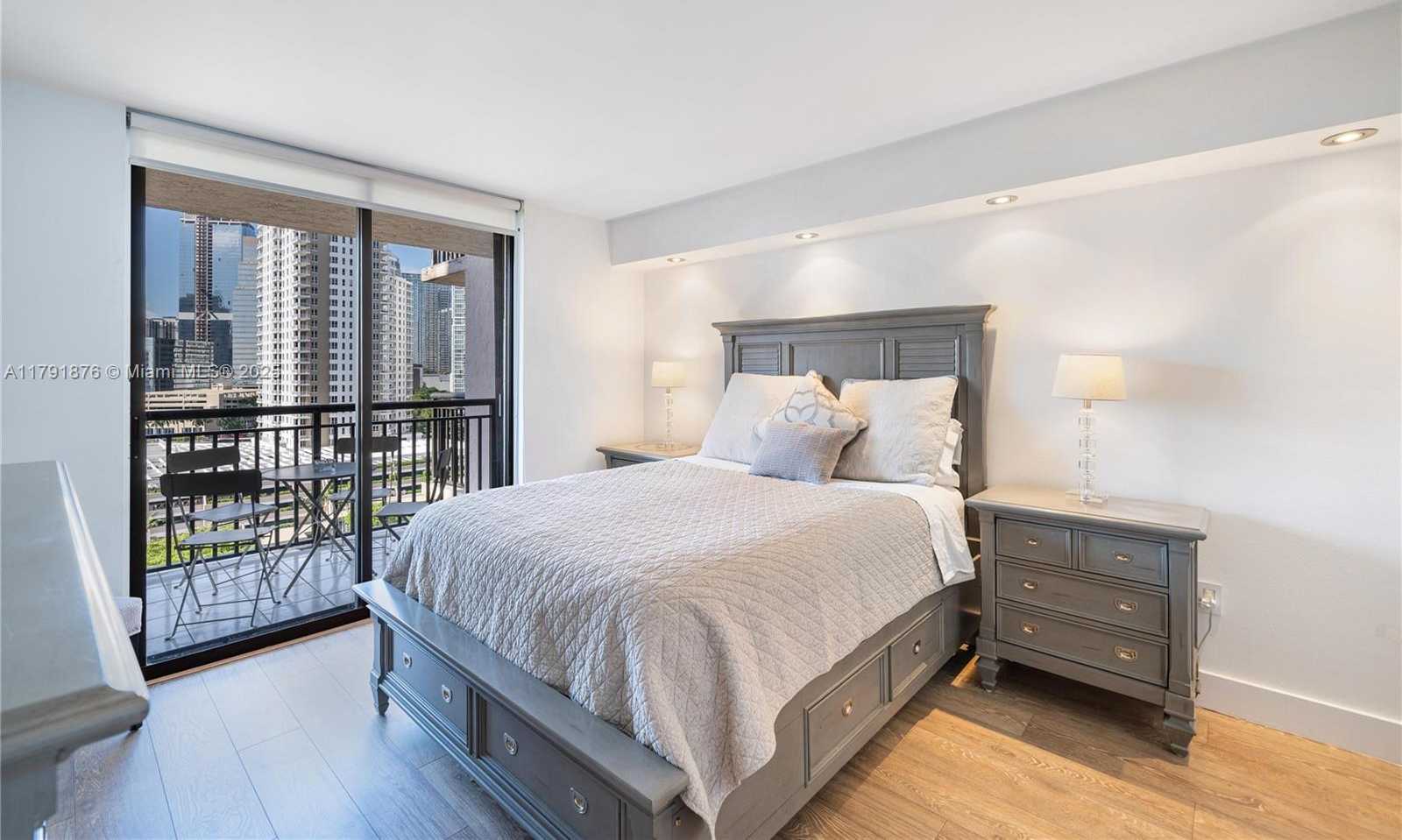 Small Image of 540 BRICKELL KEY DR #1411, Miami Number 16
