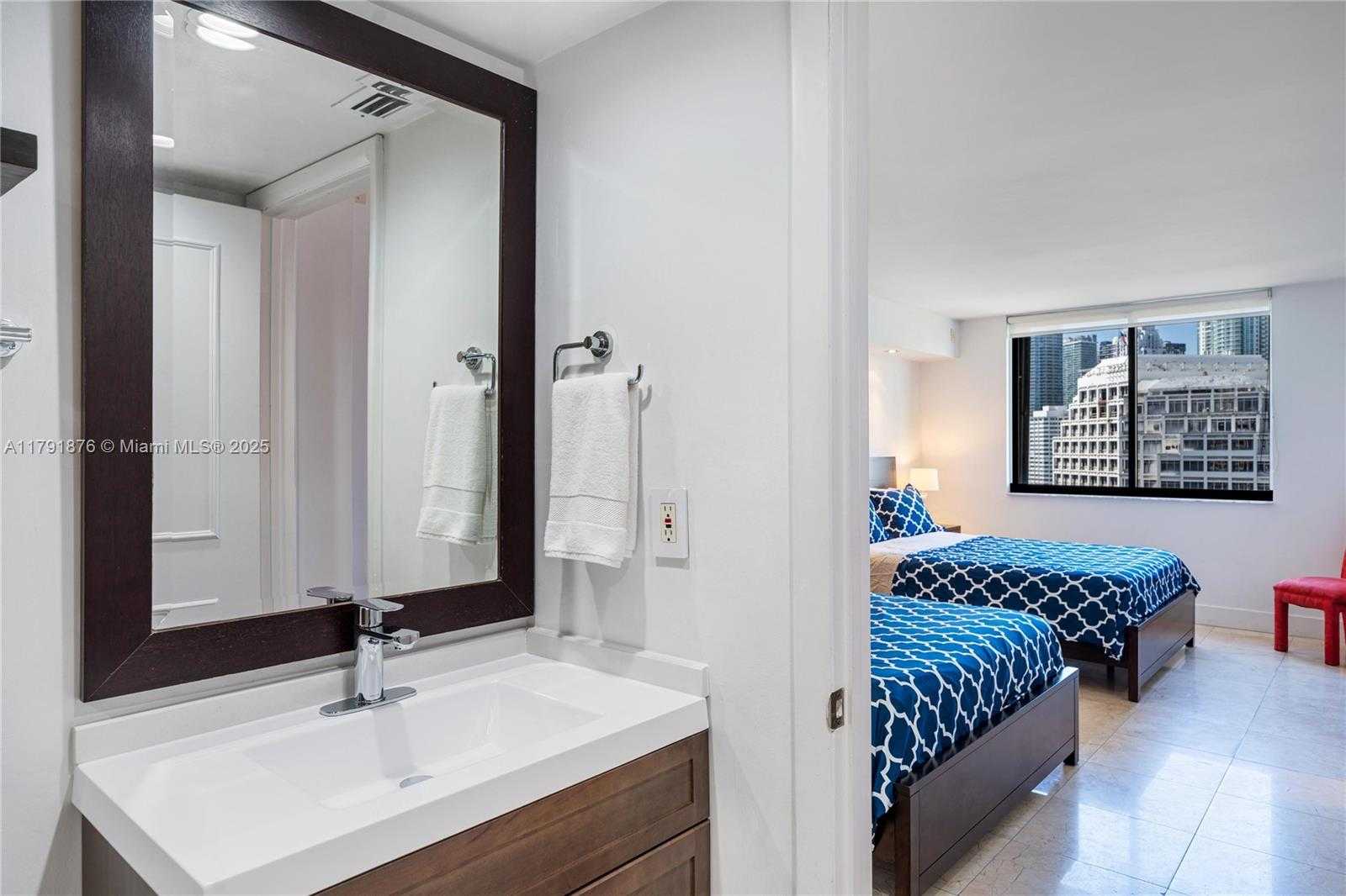 Small Image of 540 BRICKELL KEY DR #1411, Miami Number 22