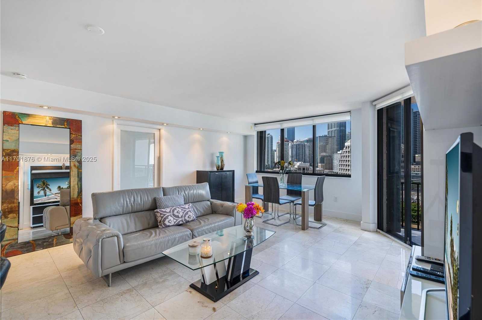 Small Image of 540 BRICKELL KEY DR #1411, Miami Number 4