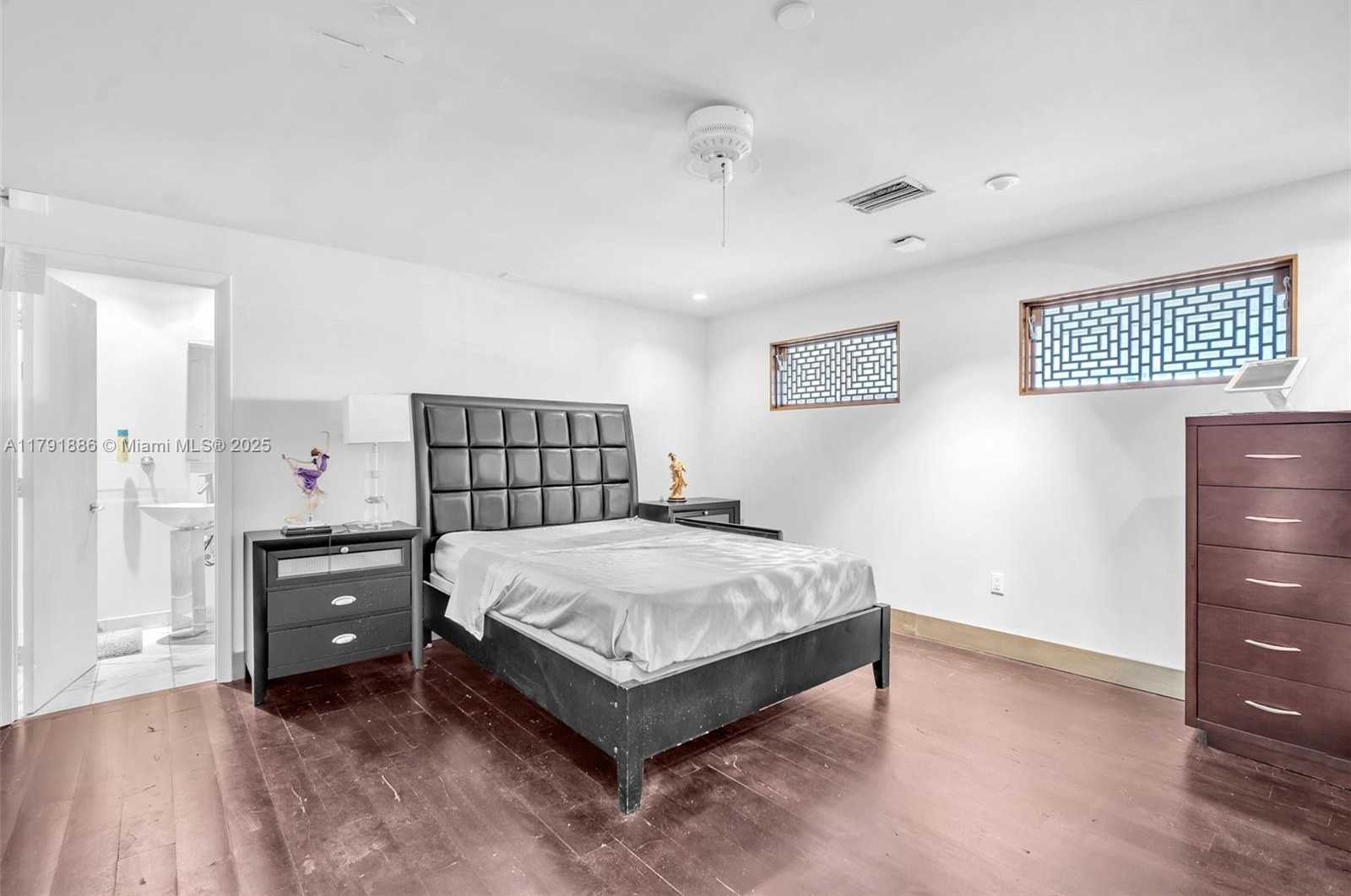 Small Image of 780 NORTH EAST 69TH ST #T-1A, Miami Number 34