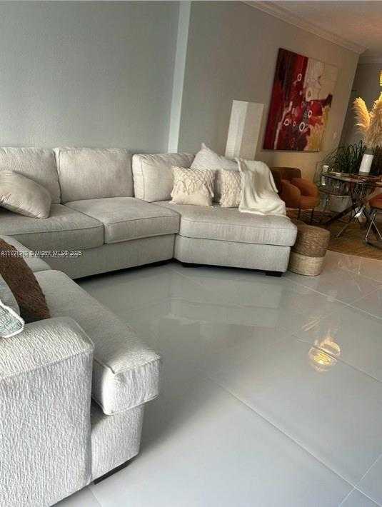 Small Image of 1985 SOUTH OCEAN DR #2B, Hallandale Beach Number 3