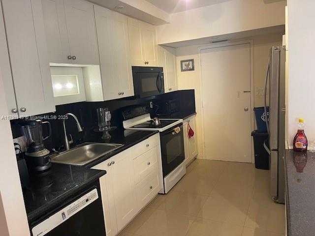 Small Image of 4400 HILLCREST DR #701B, Hollywood Number 14
