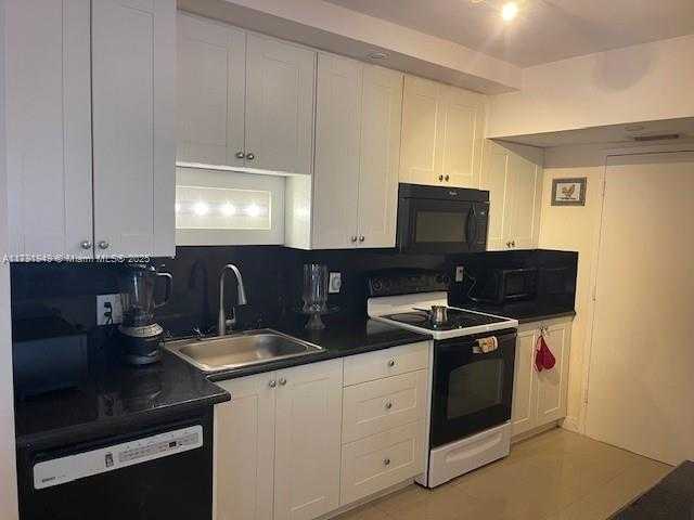 Small Image of 4400 HILLCREST DR #701B, Hollywood Number 15