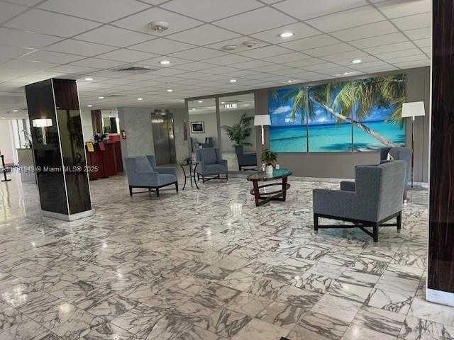 Small Image of 4400 HILLCREST DR #701B, Hollywood Number 4