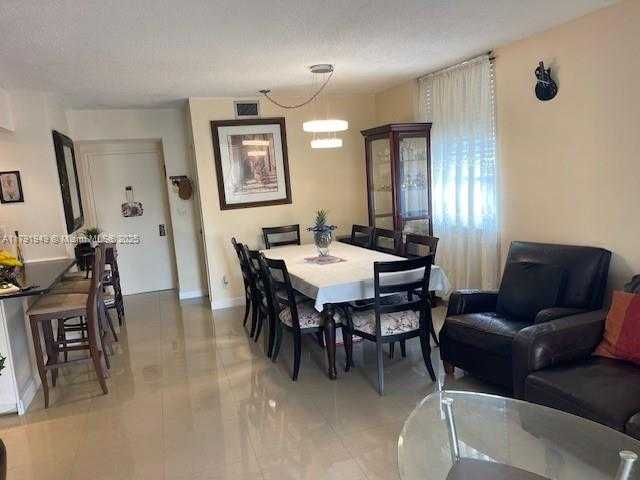 Small Image of 4400 HILLCREST DR #701B, Hollywood Number 7