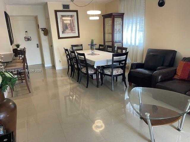 Small Image of 4400 HILLCREST DR #701B, Hollywood Number 8