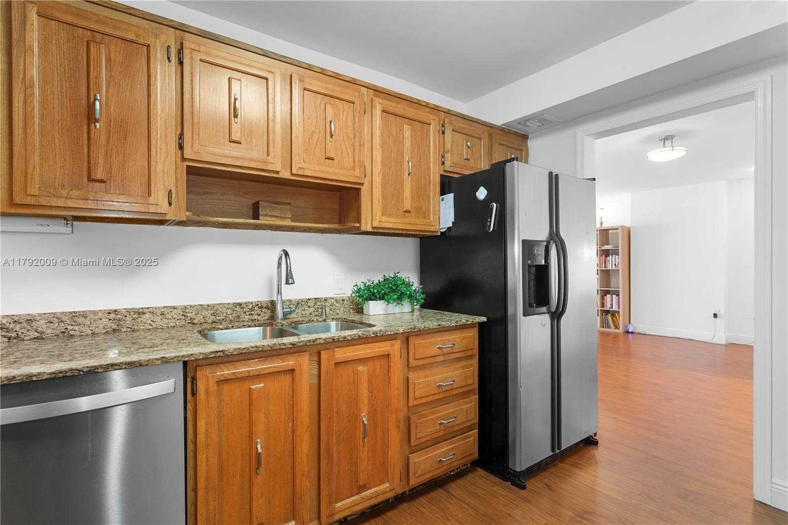 Small Image of 11 ISLAND AVE #407, Miami Beach Number 10