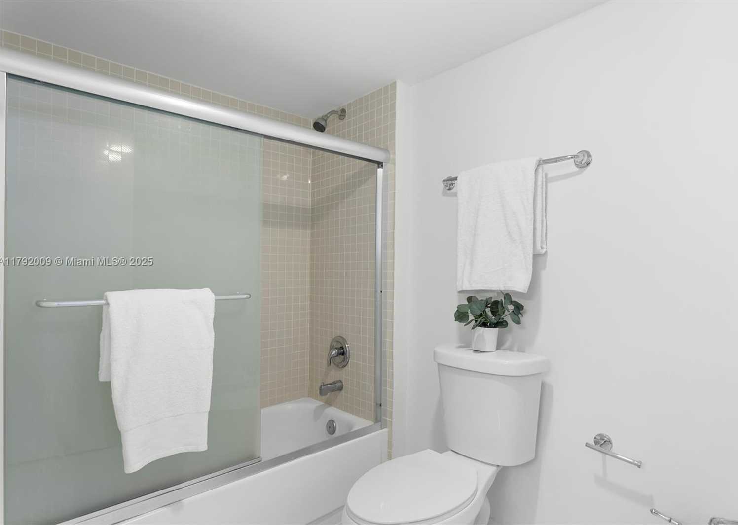 Small Image of 11 ISLAND AVE #407, Miami Beach Number 16