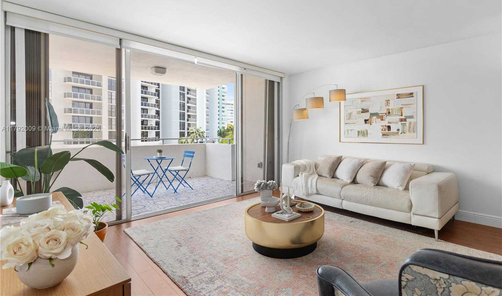 Small Image of 11 ISLAND AVE #407, Miami Beach Number 2