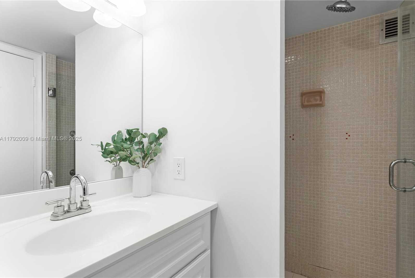 Small Image of 11 ISLAND AVE #407, Miami Beach Number 21