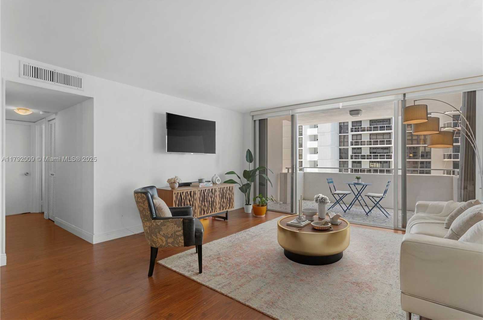 Small Image of 11 ISLAND AVE #407, Miami Beach Number 3