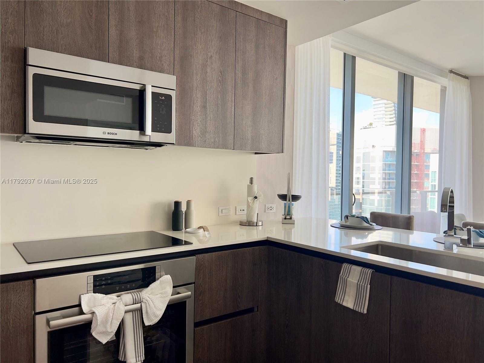 Small Image of 68 SOUTH EAST 6TH ST #3611, Miami Number 10