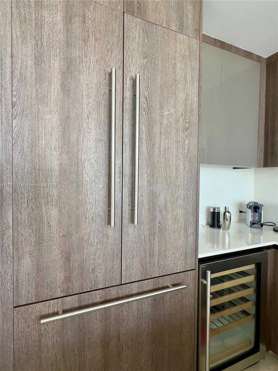 Small Image of 68 SOUTH EAST 6TH ST #3611, Miami Number 11