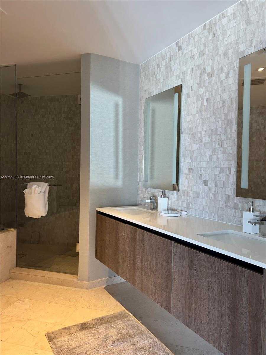 Small Image of 68 SOUTH EAST 6TH ST #3611, Miami Number 16