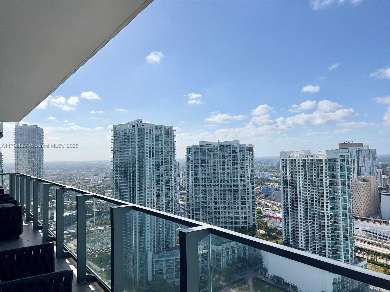 Small Image of 68 SOUTH EAST 6TH ST #3611, Miami Number 3