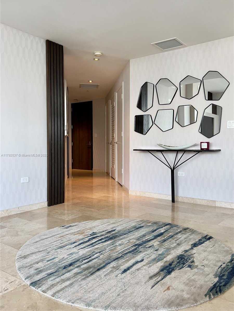 Small Image of 68 SOUTH EAST 6TH ST #3611, Miami Number 4