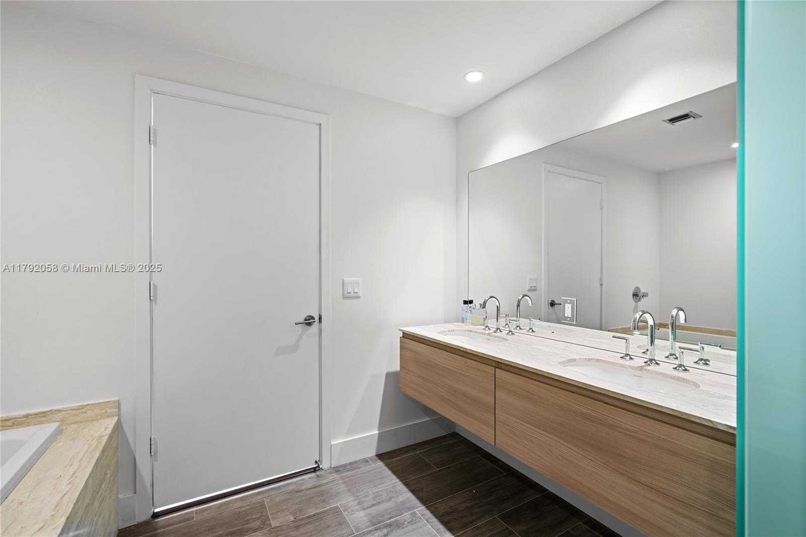 Small Image of 2900 NORTH EAST 7TH AVE #3901, Miami Number 34