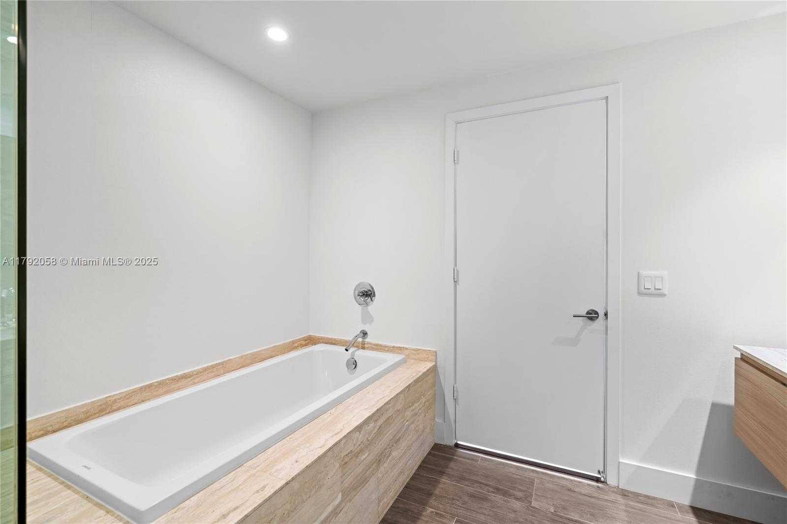 Small Image of 2900 NORTH EAST 7TH AVE #3901, Miami Number 35