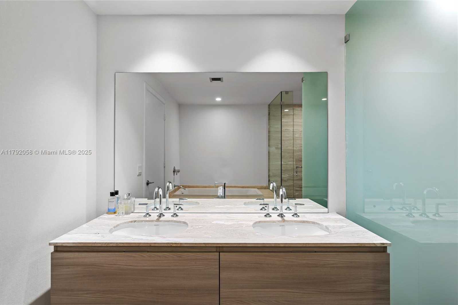Small Image of 2900 NORTH EAST 7TH AVE #3901, Miami Number 36